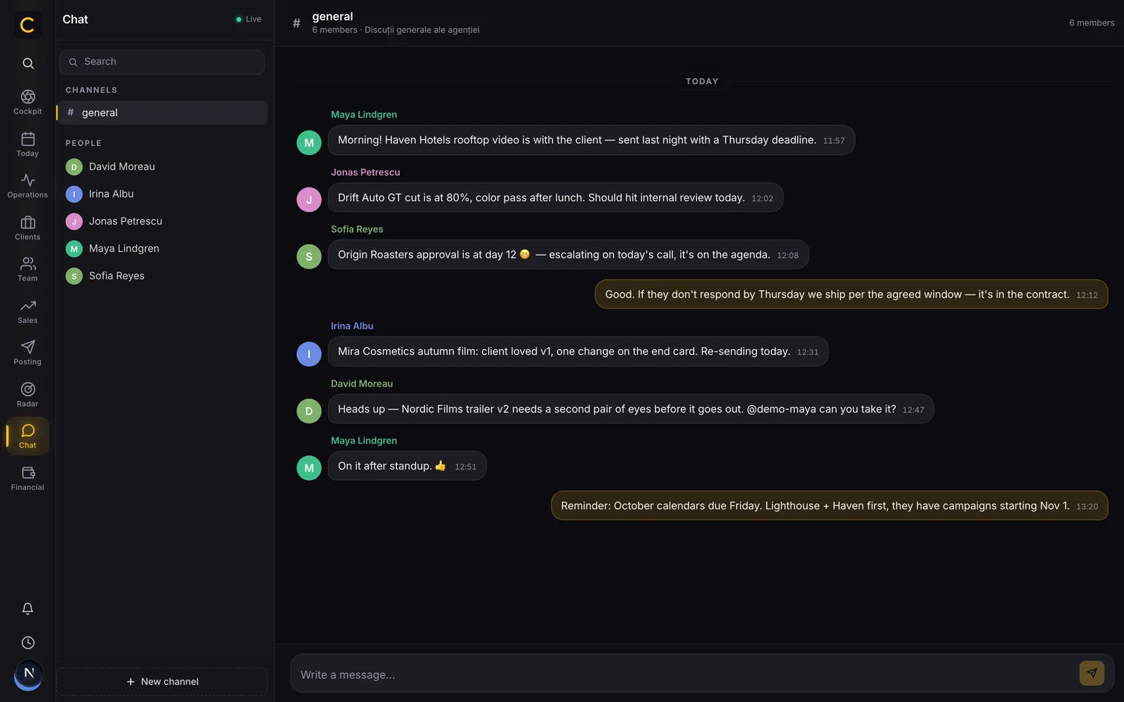 Cadenus product screenshot: Team chat